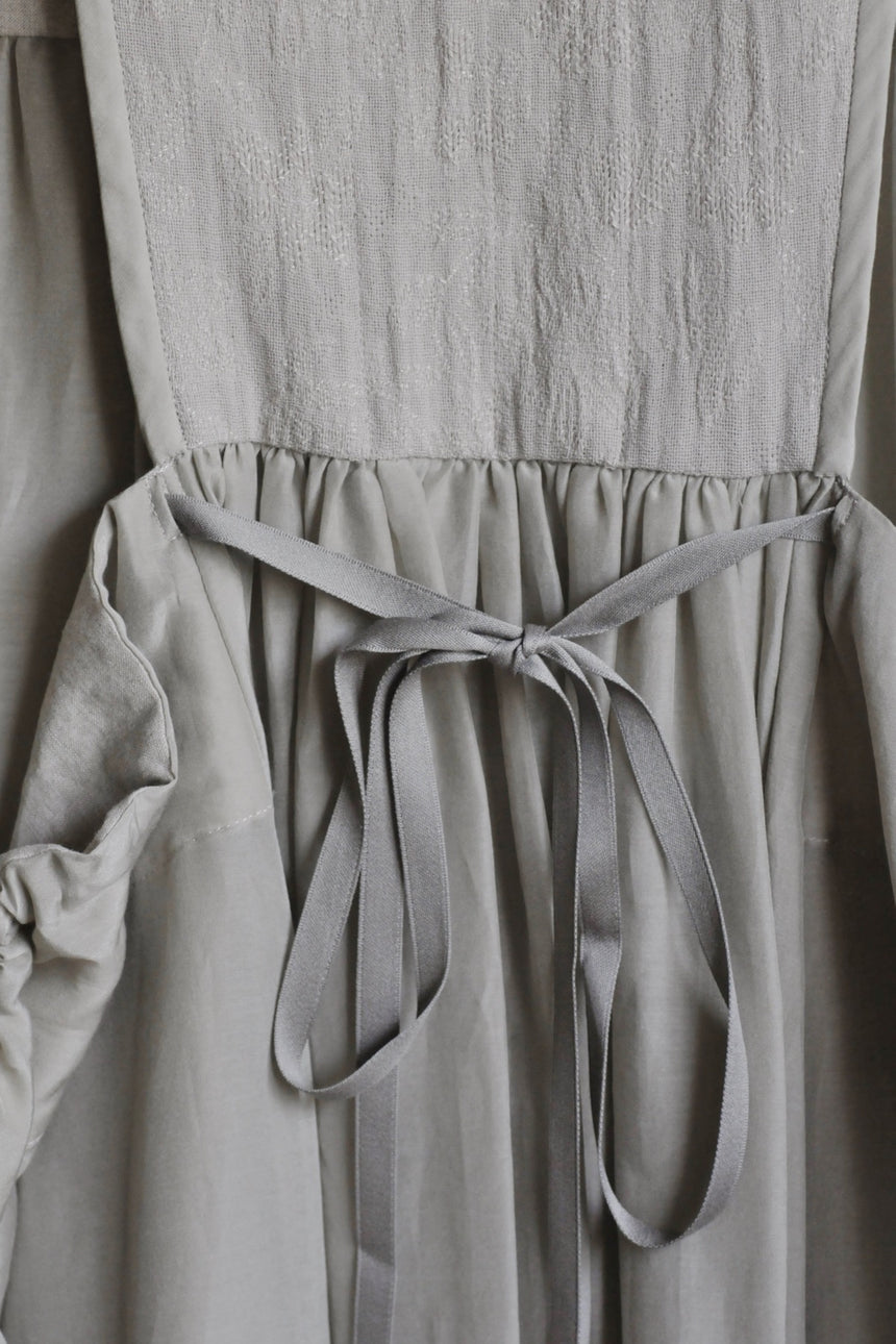 探し求めた道 キャミソールドレス (beige gray)
