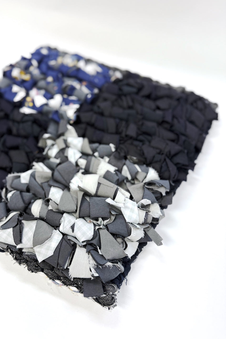 【SHOPオリジナル1点もの】 裂織チェアマット dark colors mix (小)