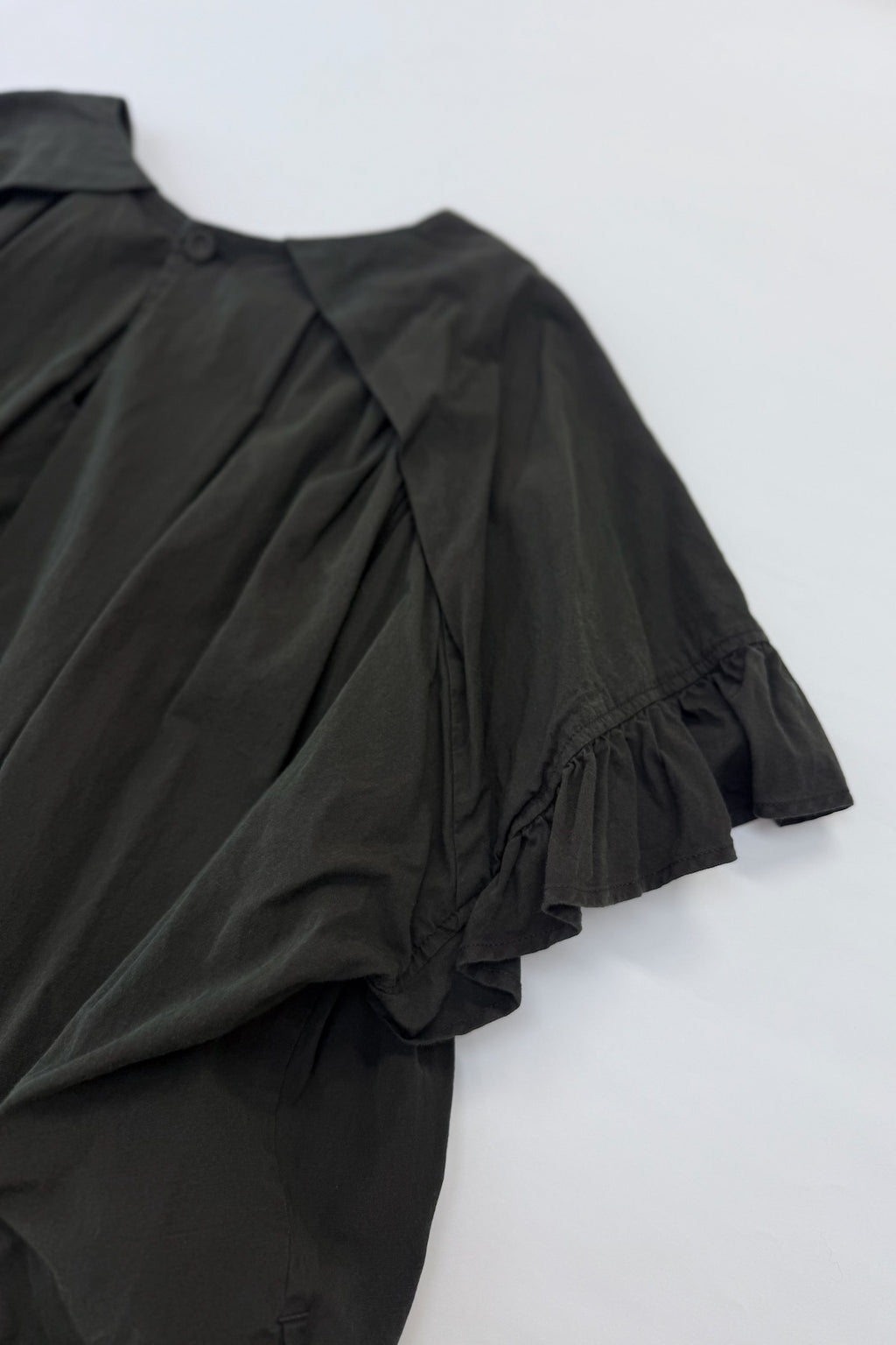 ○新品○gasaガサ○牡牛座　レースフレアースリーブワンピース (black) レース襟ワンピース｜BIGI online store - ビギ オンラインストア