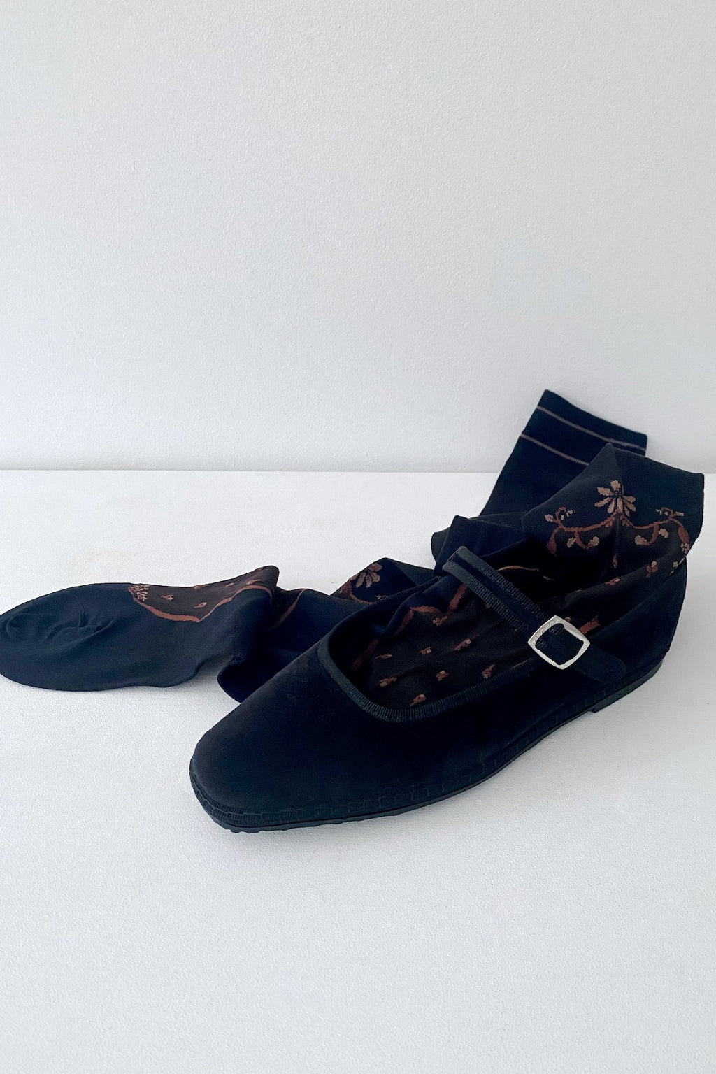 ANTIPAST×GASA* アンティーク風ニーハイソックス – GASA*online ANTIPAST×GASA* アンティーク風ニーハイソックス – GASA*online