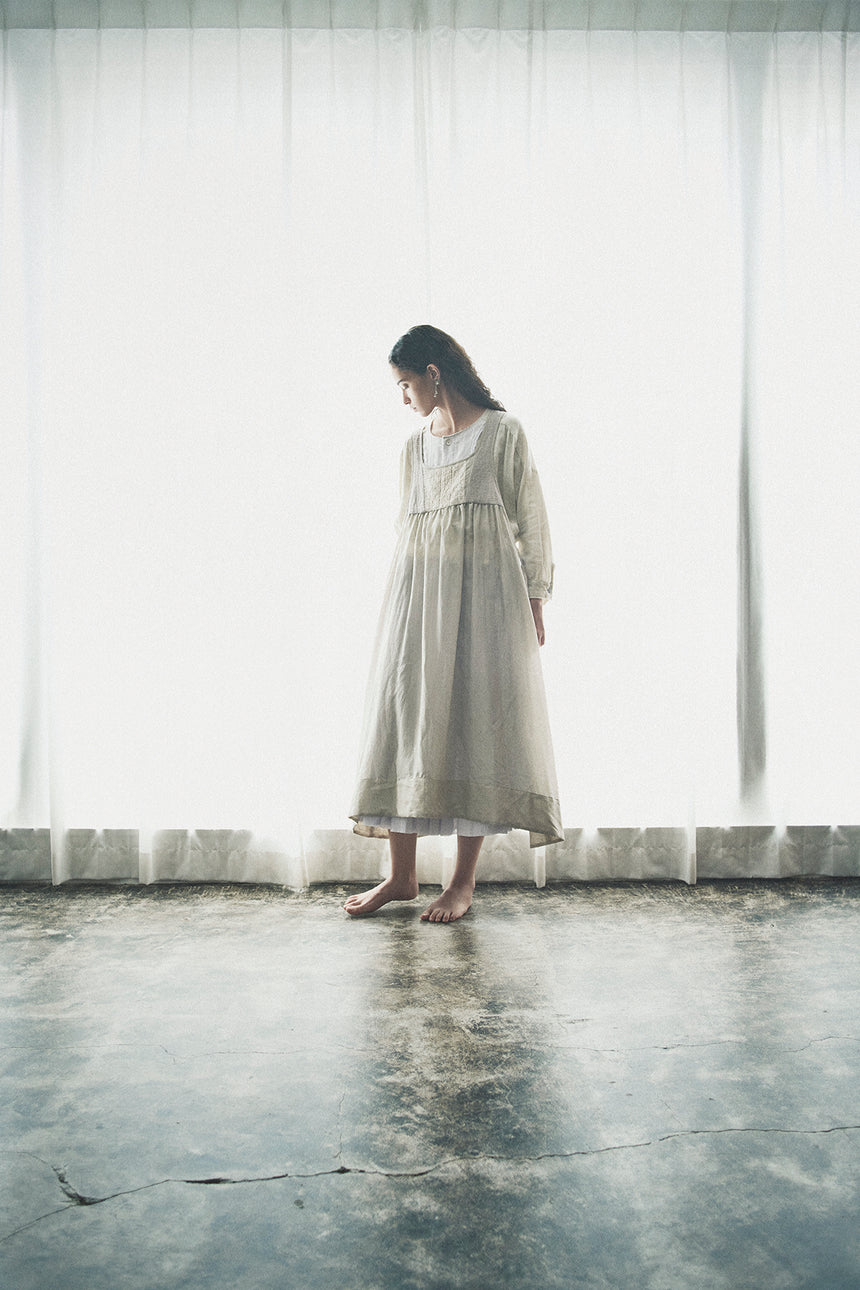 探し求めた道 キャミソールドレス (beige gray)