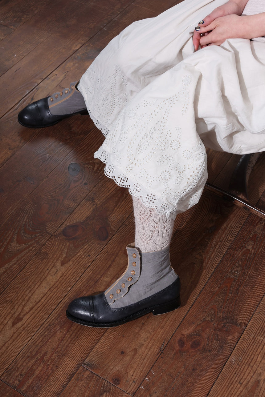 土とつながる クラシックボタンブーツ