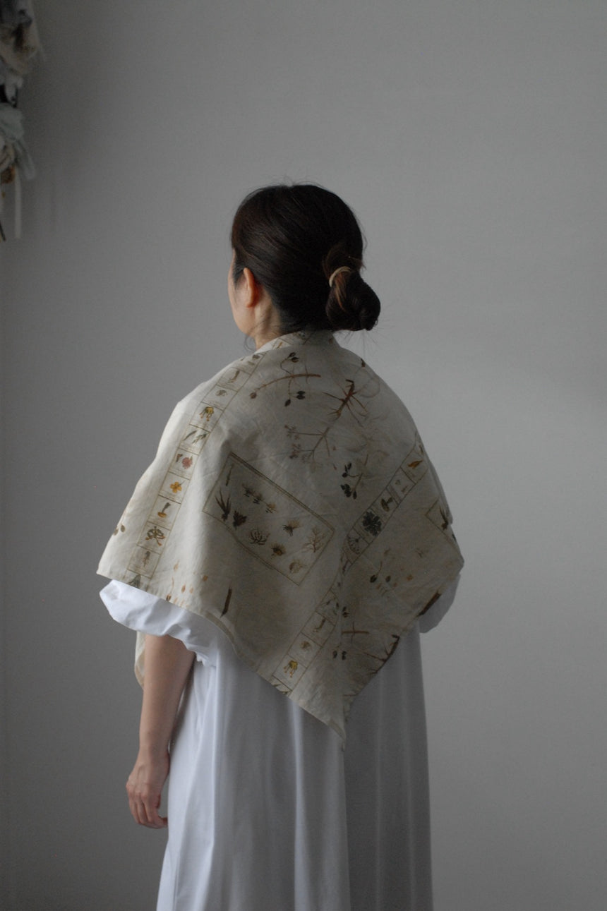 必然の輪郭　スカーフ