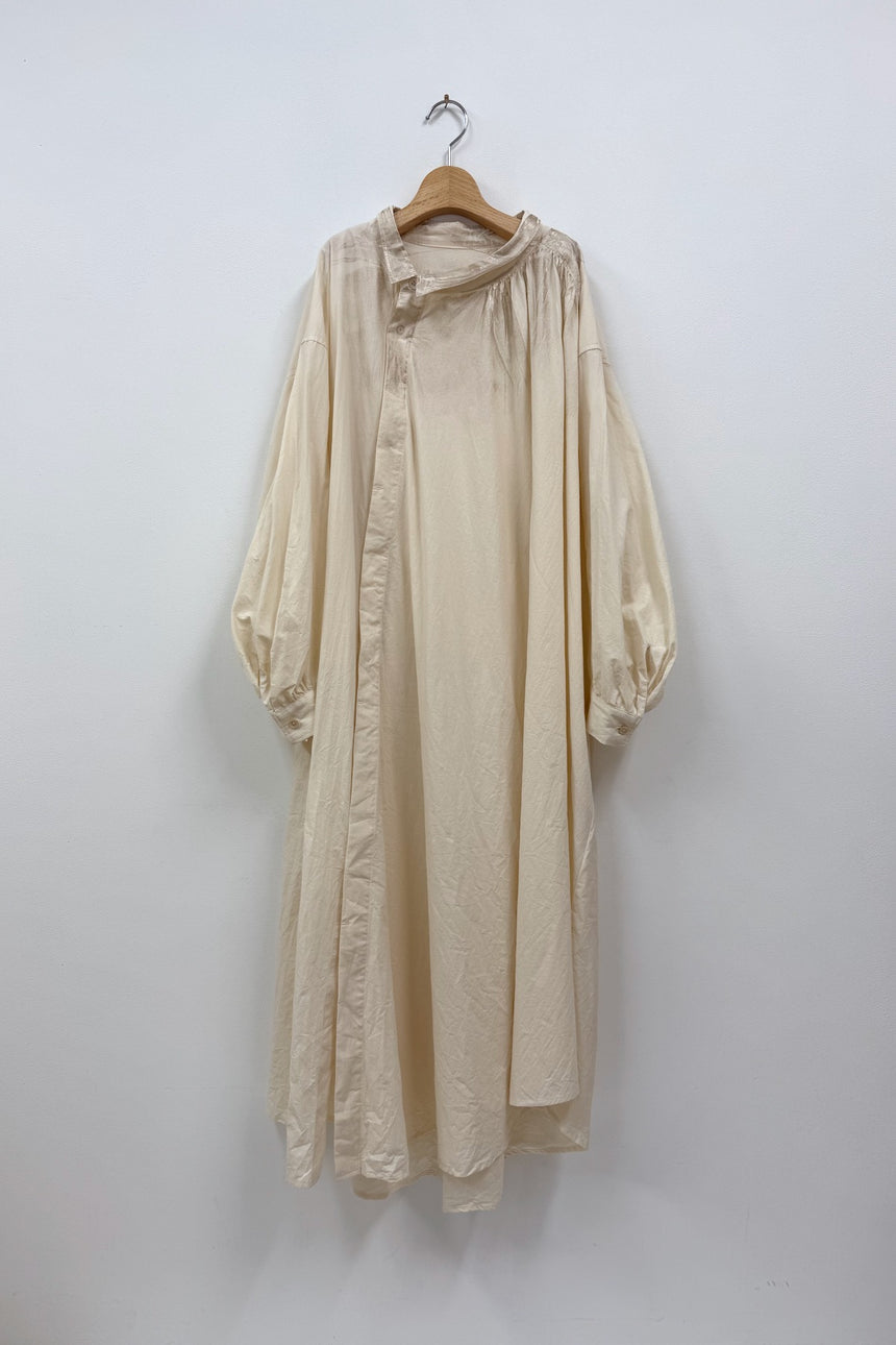 未入荷：輝きの余白　アシメシャツワンピース (箔プリント)