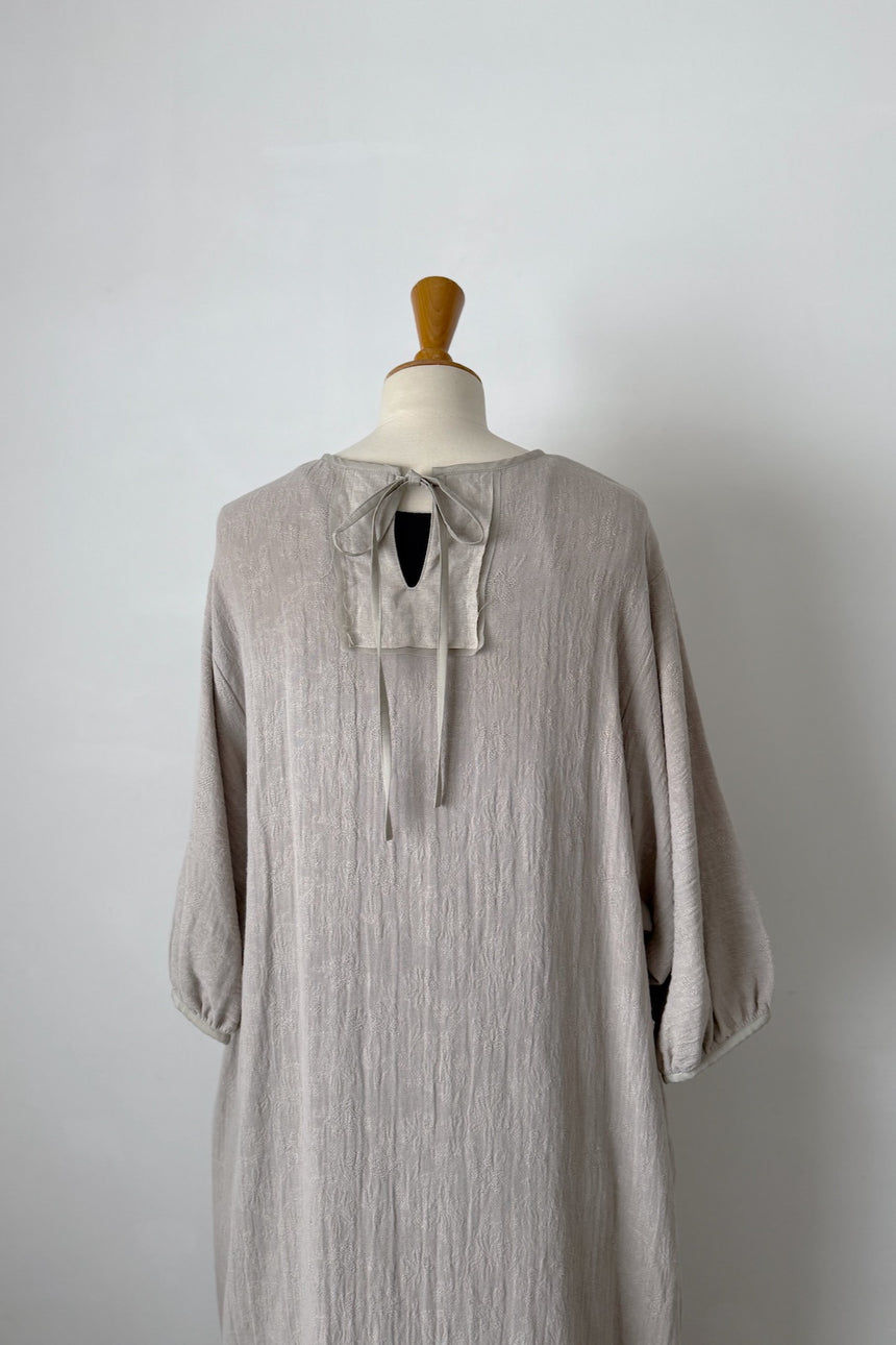 探し求めた道   ドレス (beige gray)
