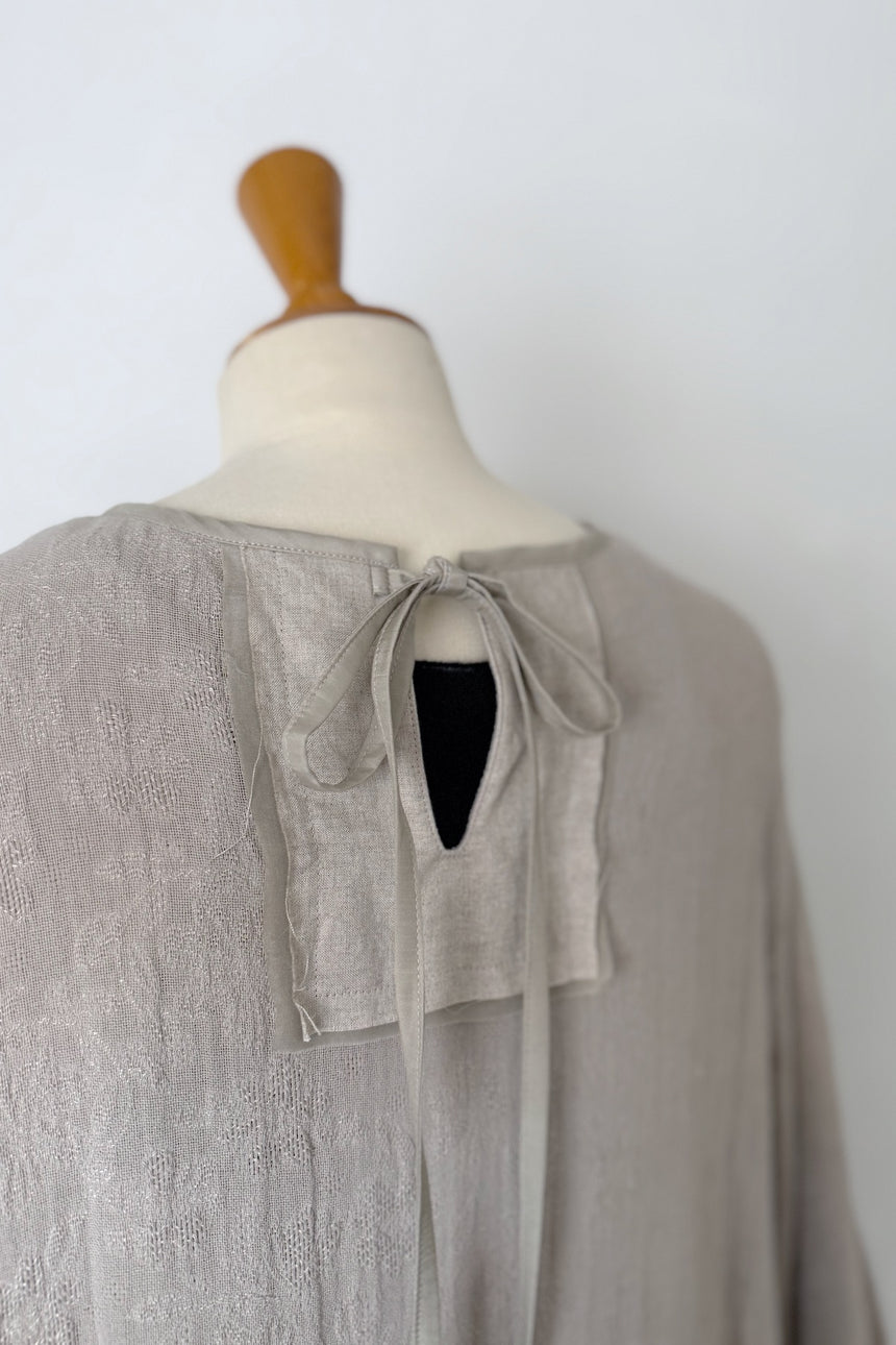 探し求めた道   ドレス (beige gray)