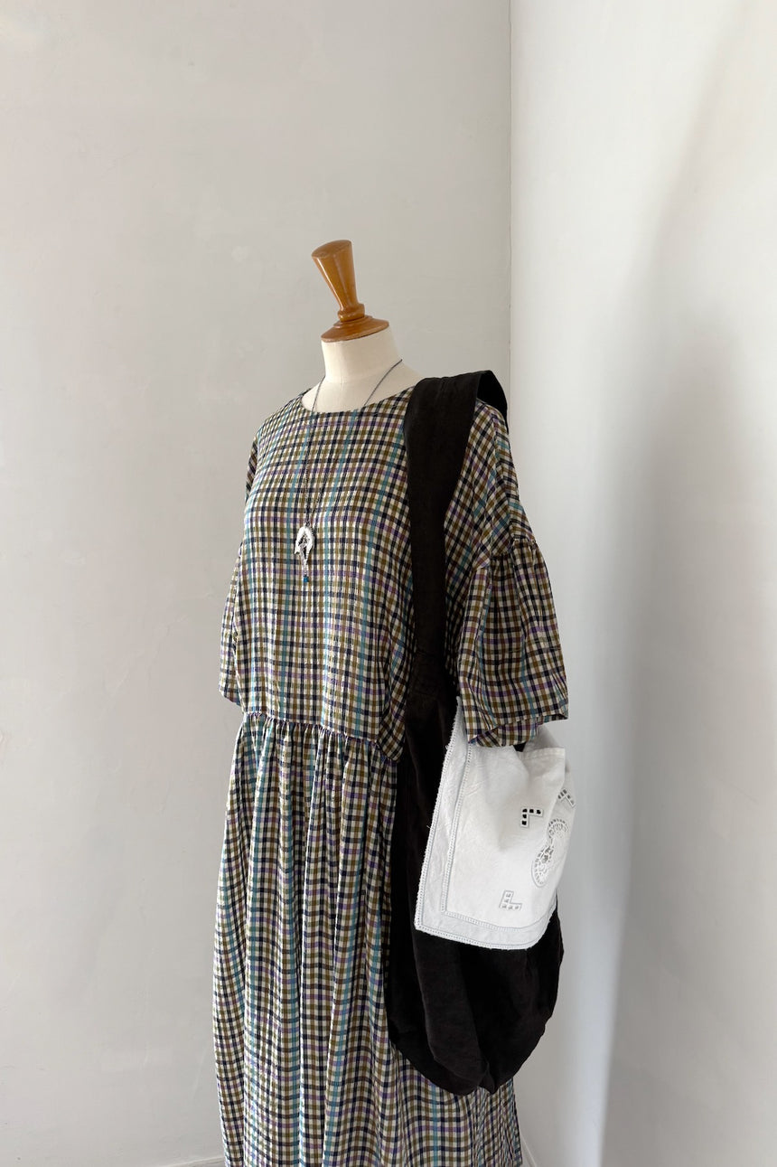 白く透ける玉    ノースリーブワンピース (black)