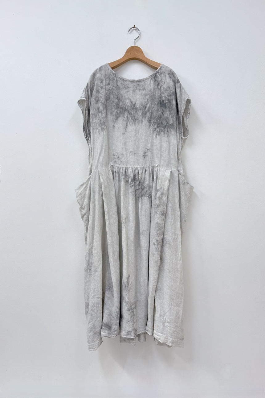 雲のウツロイ　ヨークワンピース