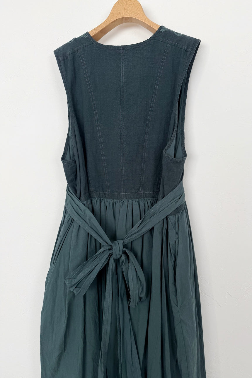 【直営店限定カラー】あしたのくに　刺繍ドレス（peacock green）