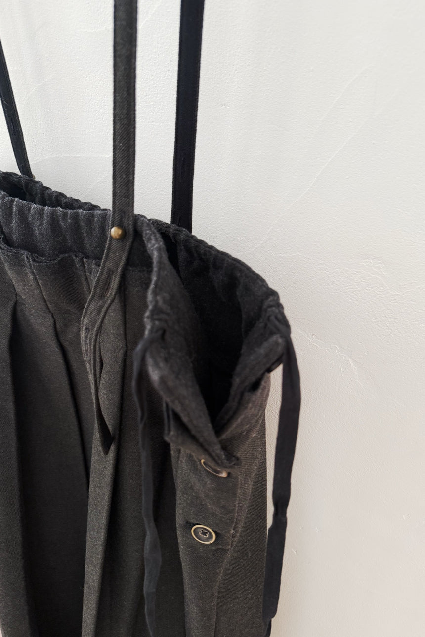 Gheer　サスペンダプリーツースカート