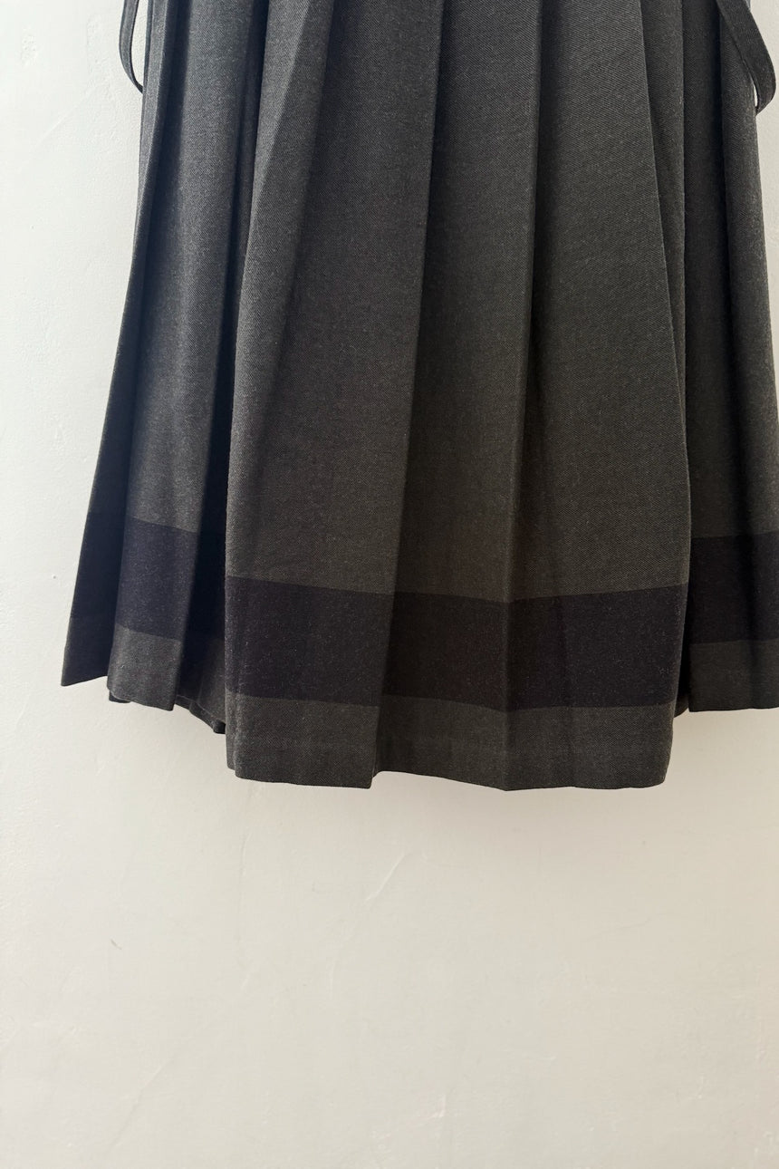 Gheer　サスペンダプリーツースカート