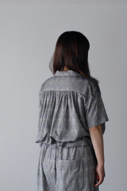 収穫を待つ　開衿ブラウス (gray × lavender)