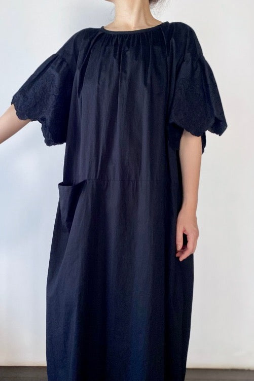 Taurus：牡牛座　レースフレアースリーブワンピース (black)