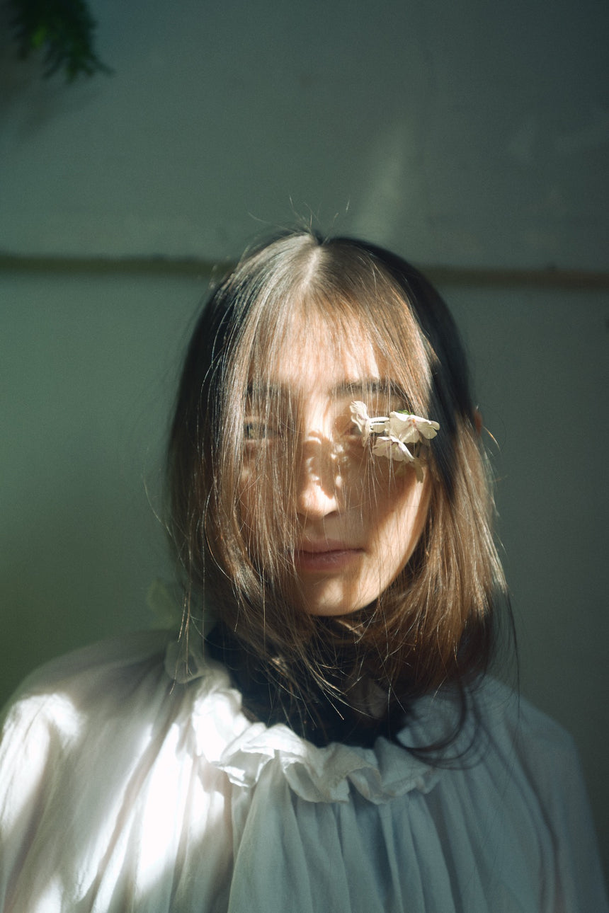 波紋の仕事　ギャザーフリルシャツ