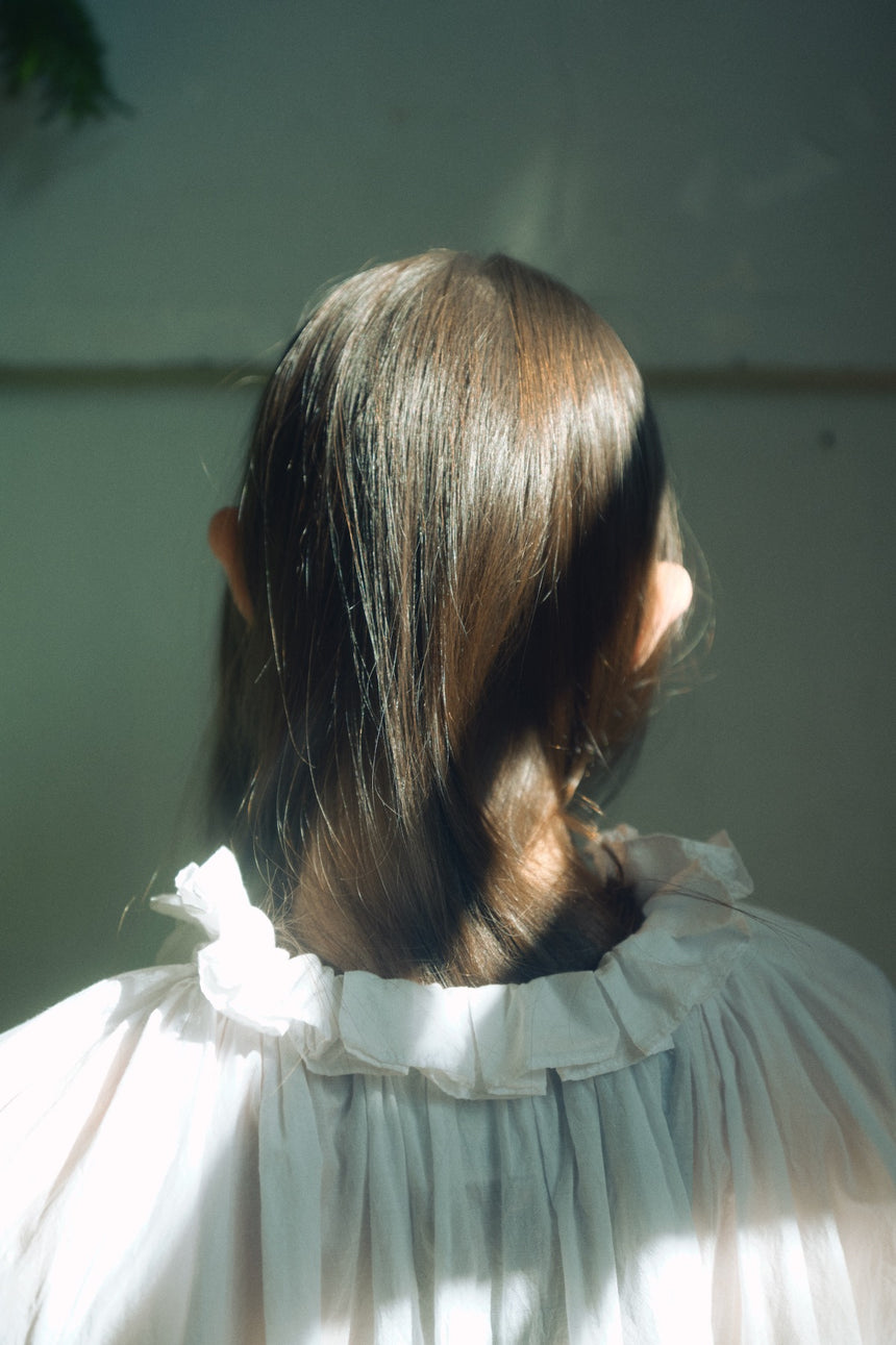 波紋の仕事　ギャザーフリルシャツ