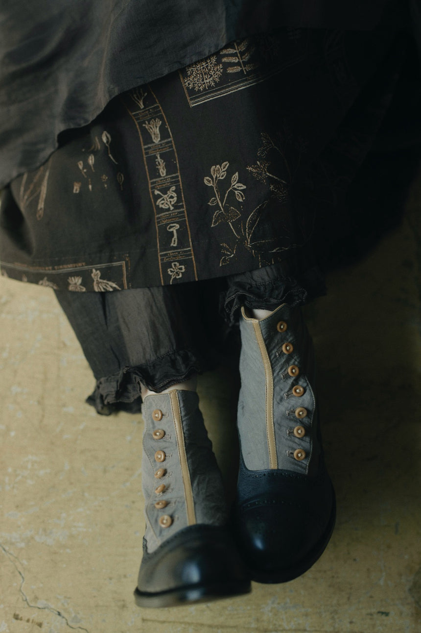 【直営店限定】クラシックボタンブーツ  (steel gray)
